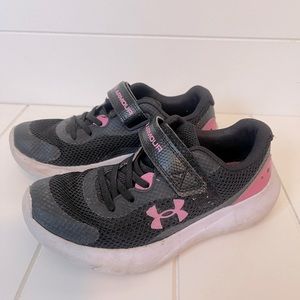 1Y toddler under armour sneakers